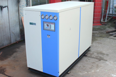 用戶購(gòu)買(mǎi)水冷箱式冷水機(jī)怎么選擇供貨商？